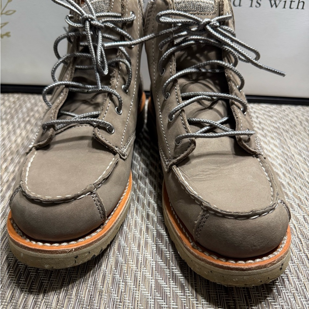 Irish Setter Women Tan Lace-Up Boots SZ 7.5 **Like new** Box6